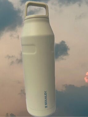 Stanley Insulated Bottle - Light Green 50 Oz